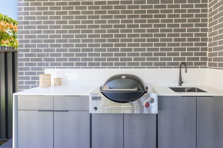 Summer Dayz Shoal Bay, 21B Tomaree Rd – ducted air and WiFi