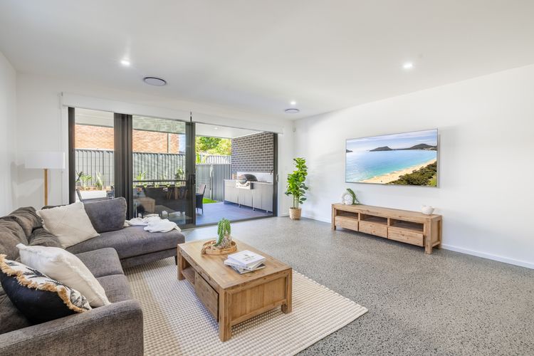 Summer Dayz Shoal Bay, 21B Tomaree Rd – ducted air and WiFi