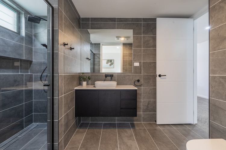 Summer Dayz Shoal Bay, 21B Tomaree Rd – ducted air and WiFi