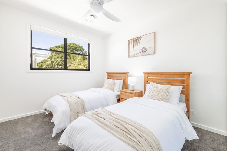 Summer Dayz Shoal Bay, 21B Tomaree Rd – ducted air and WiFi