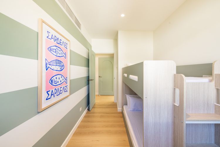 Ornos, 1/14 Market St – ducted air con, cot, highchair, Linen and Bed Making