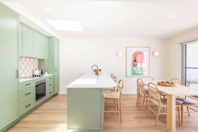 Ornos, 1/14 Market St – ducted air con, cot, highchair, Linen and Bed Making