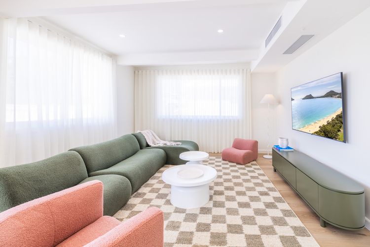 Ornos, 1/14 Market St – ducted air con, cot, highchair, Linen and Bed Making