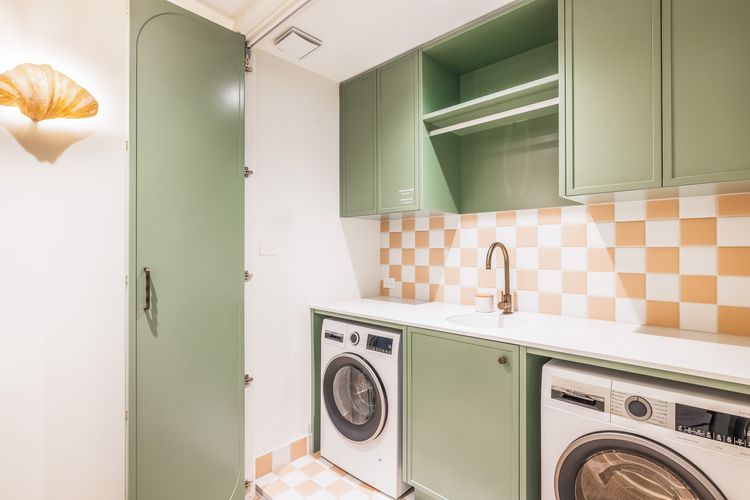 Ornos, 1/14 Market St – ducted air con, cot, highchair, Linen and Bed Making