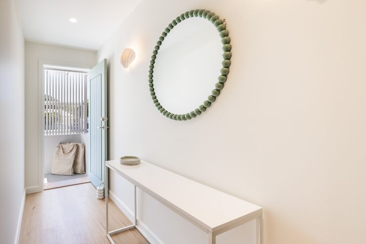 Ornos, 1/14 Market St – ducted air con, cot, highchair, Linen and Bed Making