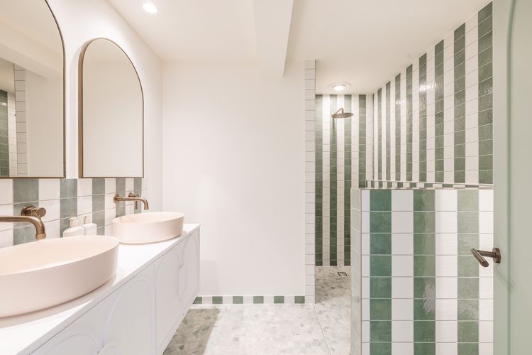 Ornos, 1/14 Market St – ducted air con, cot, highchair, Linen and Bed Making