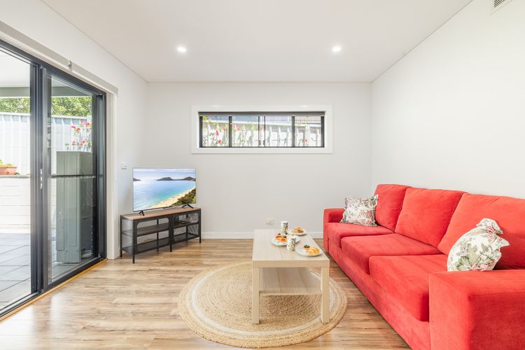 The Sweet Escape, 119B Shoal Bay Rd – location, air con, linen, Wi-Fi