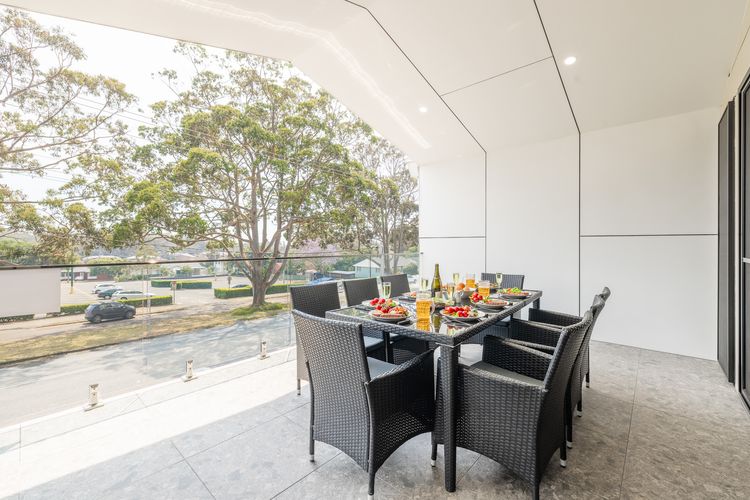 The Sweet Escape, 119B Shoal Bay Rd – location, air con, linen, Wi-Fi