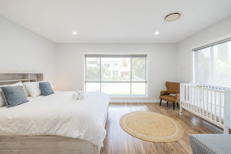 The Sweet Escape, 119B Shoal Bay Rd – location, air con, linen, Wi-Fi