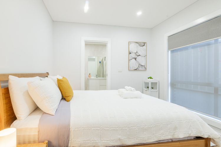 The Sweet Escape, 119B Shoal Bay Rd – location, air con, linen, Wi-Fi