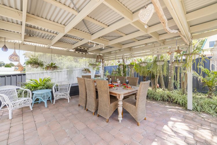 Retreat at Nelson, 2 Hough St – air conditioned, Wi-Fi, Linen and Bed Making