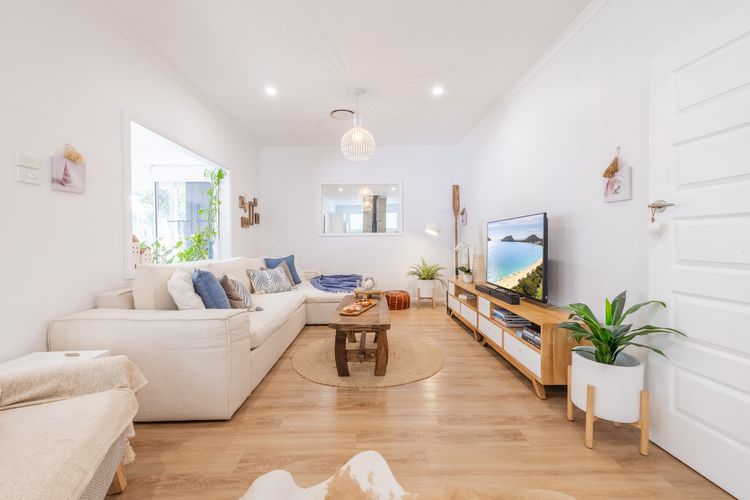 Retreat at Nelson, 2 Hough St – air conditioned, Wi-Fi, Linen and Bed Making