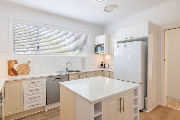 Retreat at Nelson, 2 Hough St – air conditioned, Wi-Fi, Linen and Bed Making