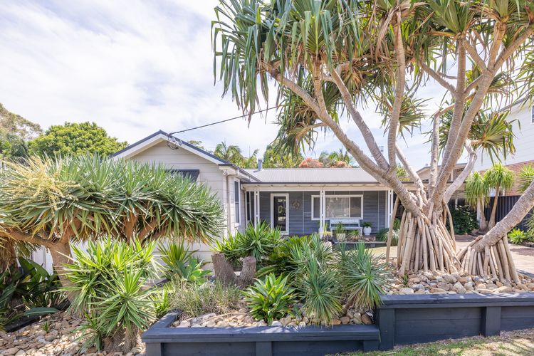 Retreat at Nelson, 2 Hough St – air conditioned, Wi-Fi, Linen and Bed Making