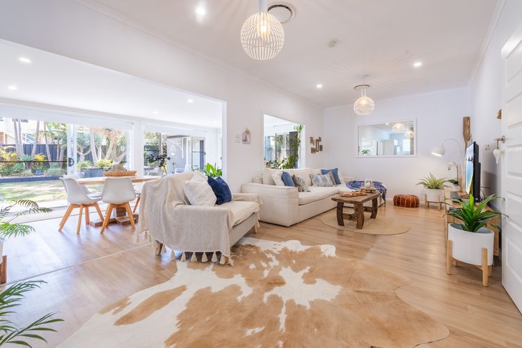 Retreat at Nelson, 2 Hough St – air conditioned, Wi-Fi, Linen and Bed Making