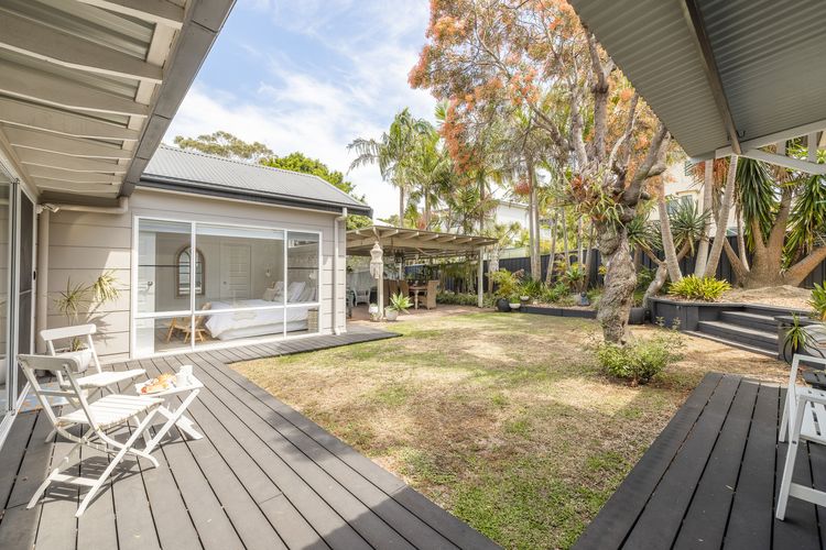 Retreat at Nelson, 2 Hough St – air conditioned, Wi-Fi, Linen and Bed Making