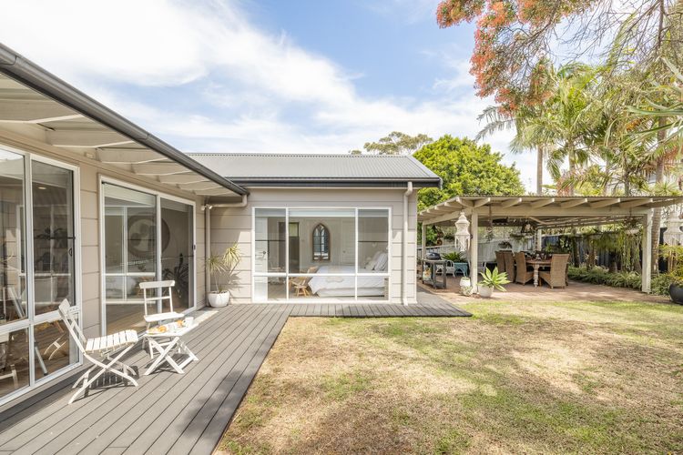 Retreat at Nelson, 2 Hough St – air conditioned, Wi-Fi, Linen and Bed Making