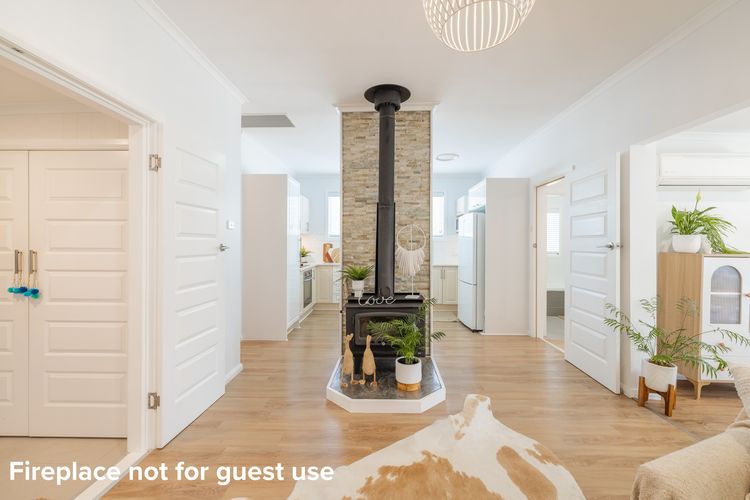 Retreat at Nelson, 2 Hough St – air conditioned and Wi-Fi