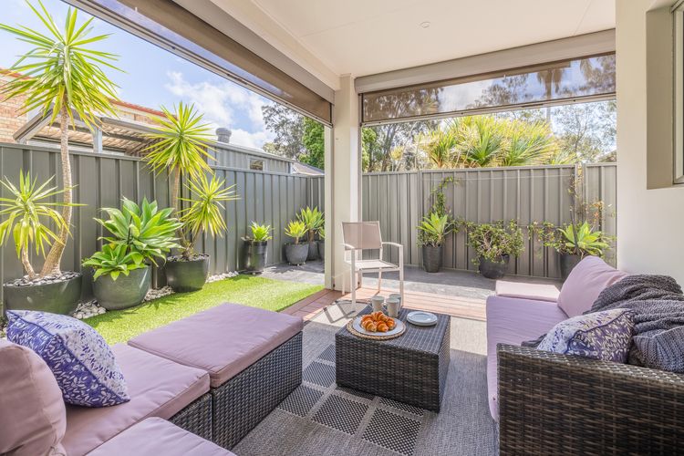 Living the dream, 7a Sandy Point Rd – views, air con, linen