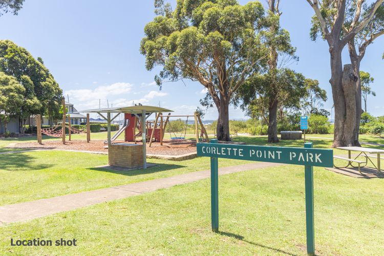 Living the dream, 7a Sandy Point Rd – views, air con, linen