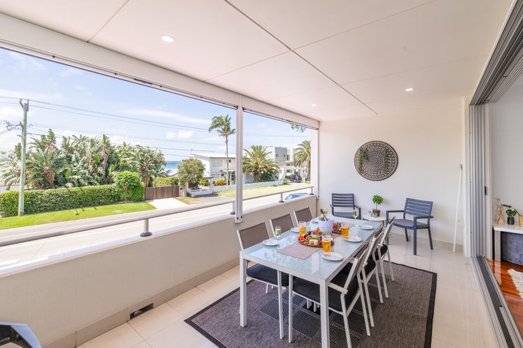 Living the dream, 7a Sandy Point Rd – views, air con, linen