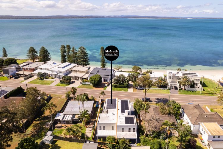 Living the dream, 7a Sandy Point Rd – views, air con, linen