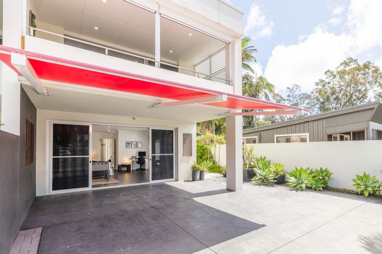 Living the dream, 7a Sandy Point Rd – views, air con, linen