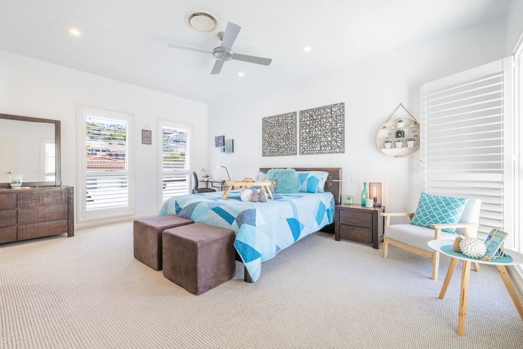 Living the dream, 7a Sandy Point Rd – views, air con, linen