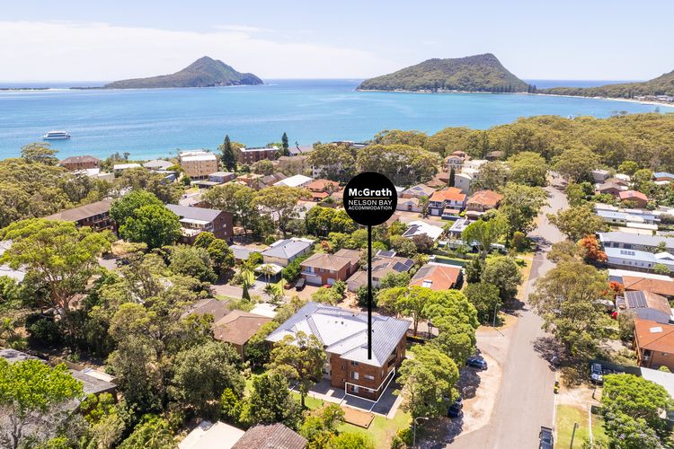 Gretel Lodge , 3/1 Gretel Cl – Between Beaches with air con, linen and Wi-Fi