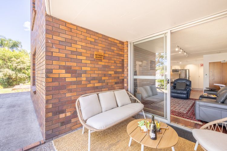 Gretel Lodge , 3/1 Gretel Cl – Between Beaches with air con, linen and Wi-Fi