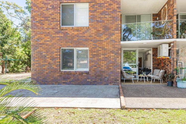 Gretel Lodge , 3/1 Gretel Cl – Between Beaches with air con, linen and Wi-Fi