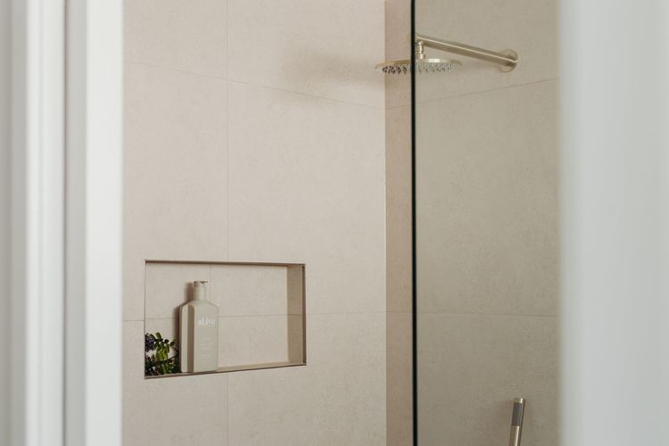 Bay House Shoal Bay, 36 Government Rd – ducted air conditioning, boat parking, linen and only 450 metres to the water