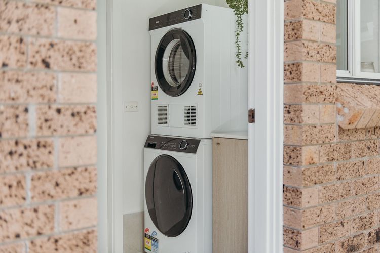 Bay House Shoal Bay, 36 Government Rd – ducted air conditioning, boat parking, linen and only 450 metres to the water