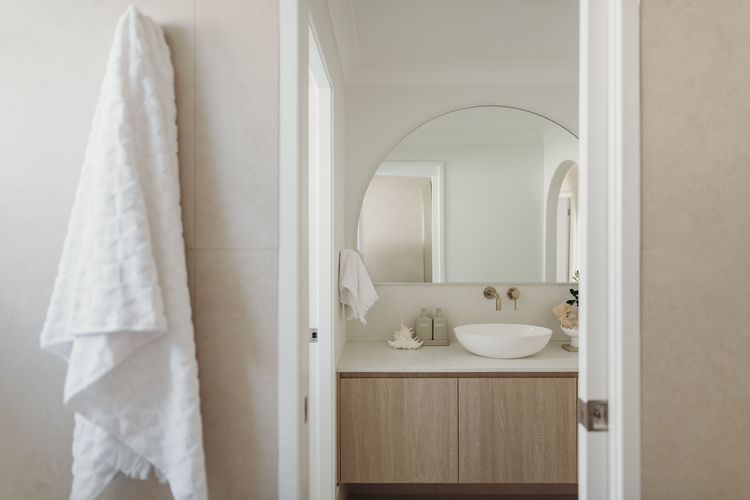 Bay House Shoal Bay, 36 Government Rd – ducted air conditioning, boat parking, linen and only 450 metres to the water