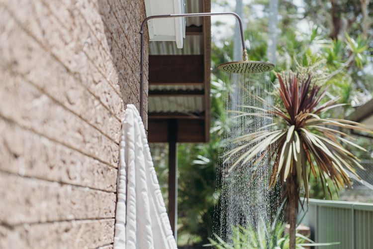 Bay House Shoal Bay, 36 Government Rd – ducted air conditioning, boat parking, linen and only 450 metres to the water