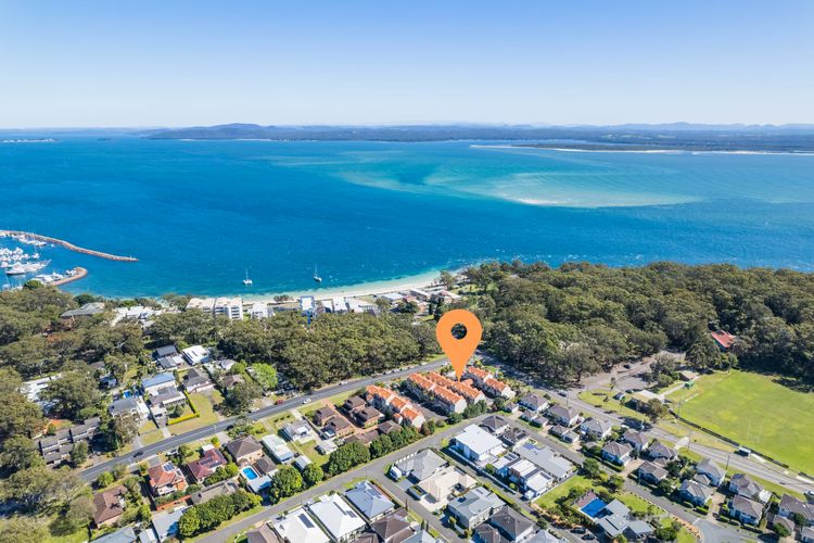 Nelson Bay Breeze Apartments, 33/1 Trafalgar St – Aircon, Wi-Fi, Linen, Pool