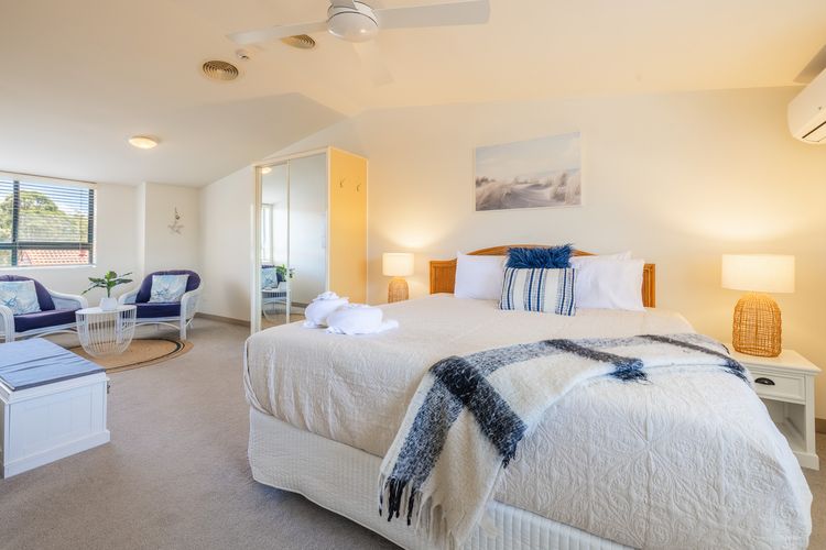 Nelson Bay Breeze Apartments, 33/1 Trafalgar St – Aircon, Wi-Fi, Linen, Pool