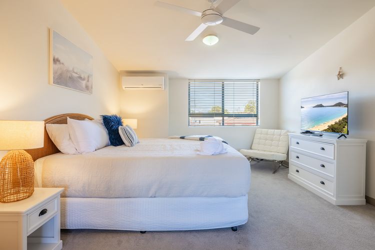 Nelson Bay Breeze Apartments, 33/1 Trafalgar St – Aircon, Wi-Fi, Linen, Pool