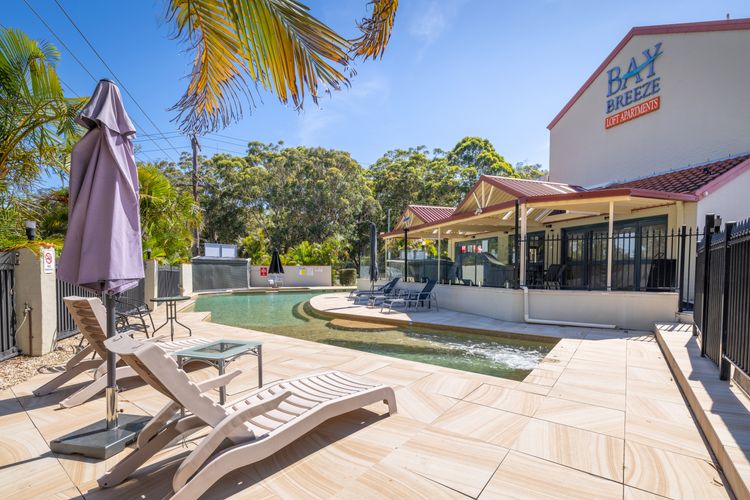 Nelson Bay Breeze Apartments, 33/1 Trafalgar St – Aircon, Wi-Fi, Linen, Pool