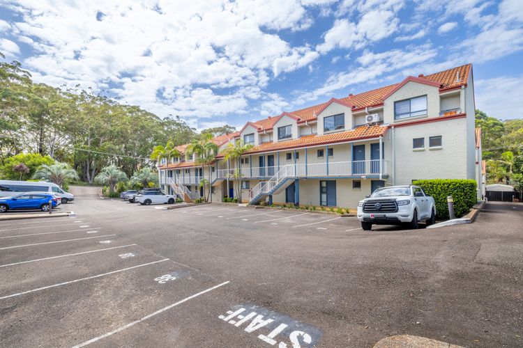 Nelson Bay Breeze Apartments, 33/1 Trafalgar St – Aircon, Wi-Fi, Linen, Pool