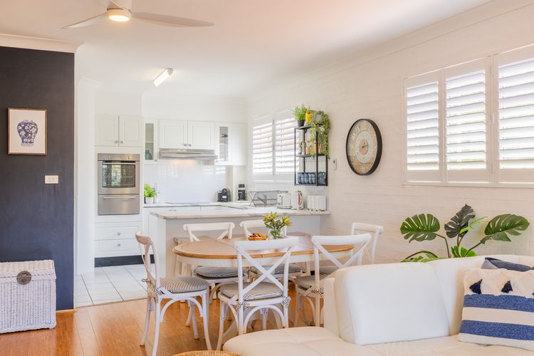 Cottage Court, 3/6-10 Weatherly Cl – Air Con, WiFi, Garage Parking