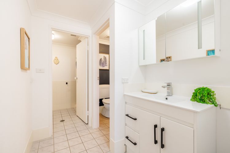 Cottage Court, 3/6-10 Weatherly Cl – Air Con, WiFi, Garage Parking