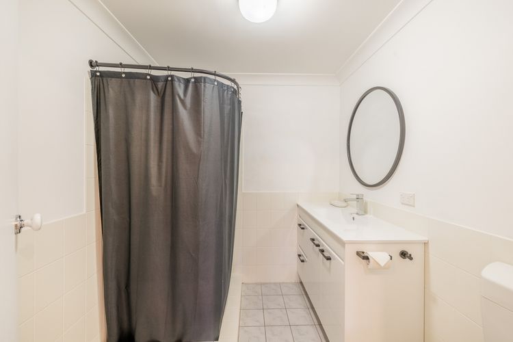 Cottage Court, 3/6-10 Weatherly Cl – Air Con, WiFi, Garage Parking