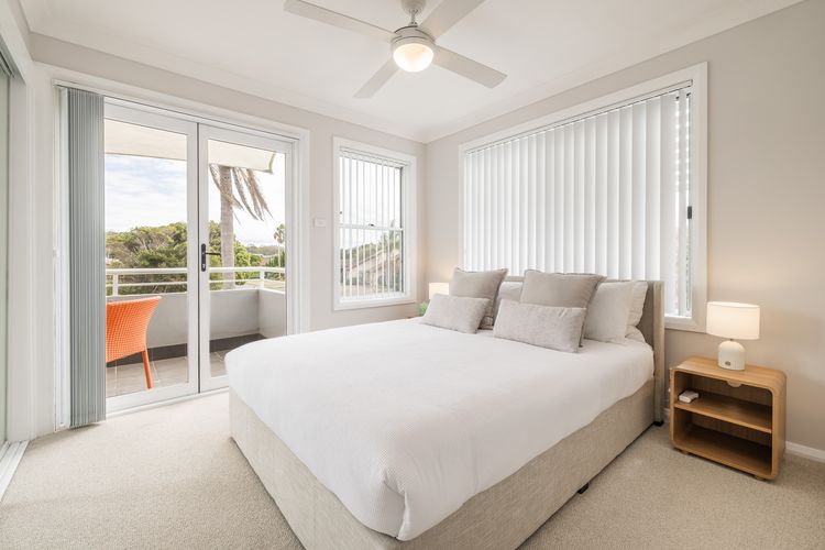 Sandcastles, 1/8 Ala Moana Way – air conditioned townhouse with Wi-Fi and Complex Pool