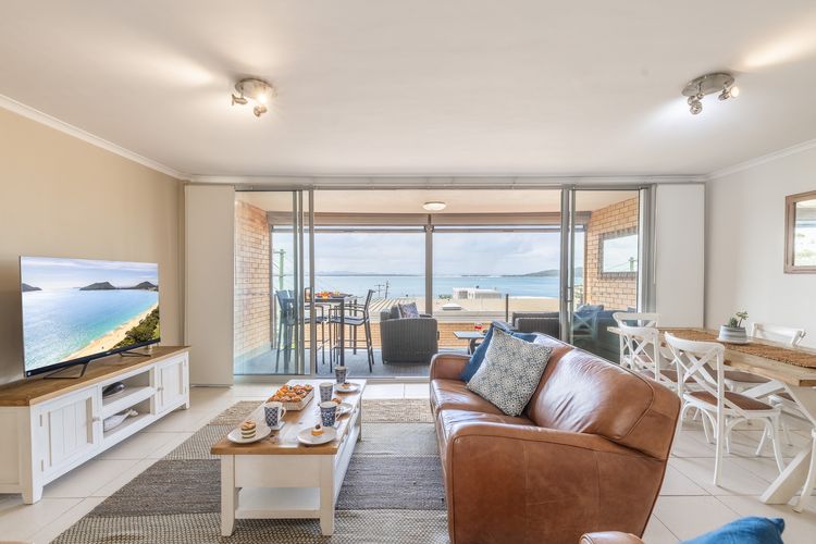 The Crest, 6/6-8 Tomaree Rd – Coastal Comfort & Bay Views – 100 metres to Shoal Bay Beach