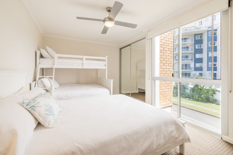 The Crest, 6/6-8 Tomaree Rd – Coastal Comfort & Bay Views – 100 metres to Shoal Bay Beach