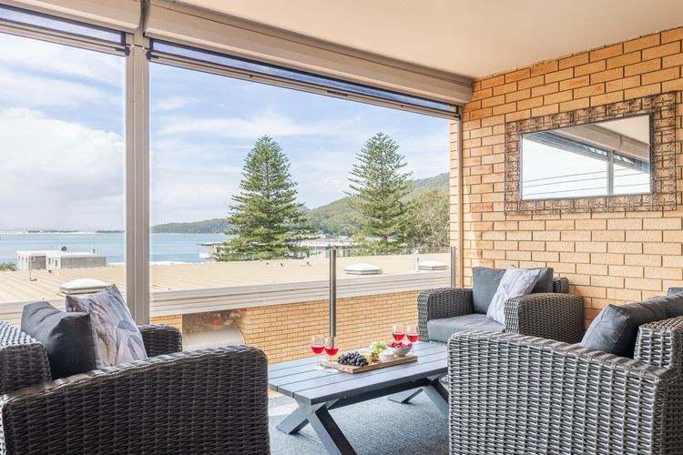 The Crest, 6/6-8 Tomaree Rd – Coastal Comfort & Bay Views – 100 metres to Shoal Bay Beach