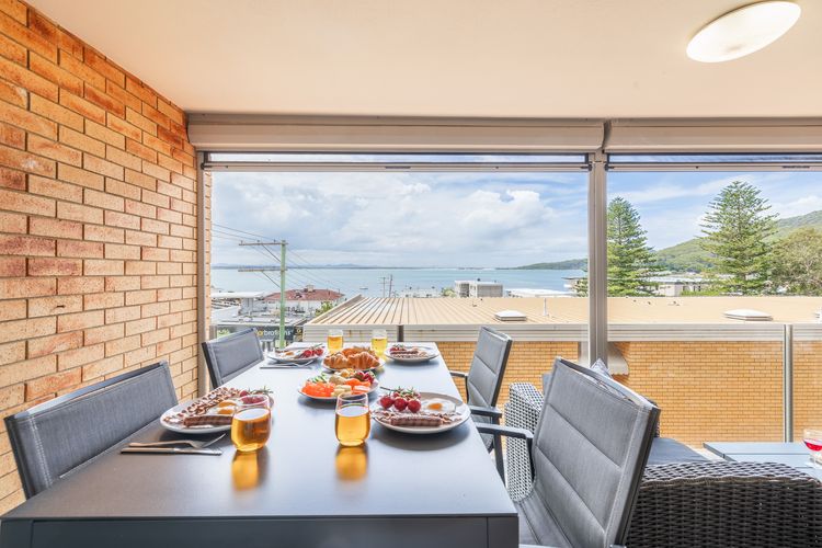 The Crest, 6/6-8 Tomaree Rd – Coastal Comfort & Bay Views – 100 metres to Shoal Bay Beach