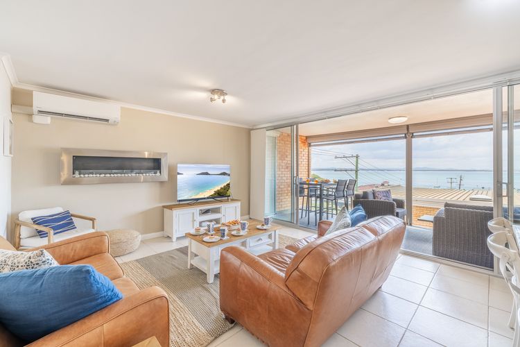 The Crest, 6/6-8 Tomaree Rd – Coastal Comfort & Bay Views – 100 metres to Shoal Bay Beach