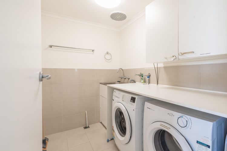 The Crest, 6/6-8 Tomaree Rd – Coastal Comfort & Bay Views – 100 metres to Shoal Bay Beach